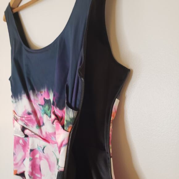 Elie Tahari Sleeveless Navy Graphic Floral Print Sheath Dress Size 8 - Picture 3 of 8